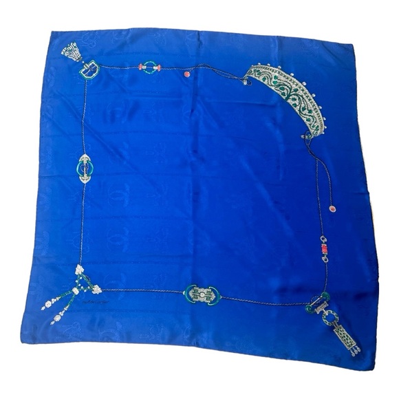 Cartier Scarf - Picture 10 of 14